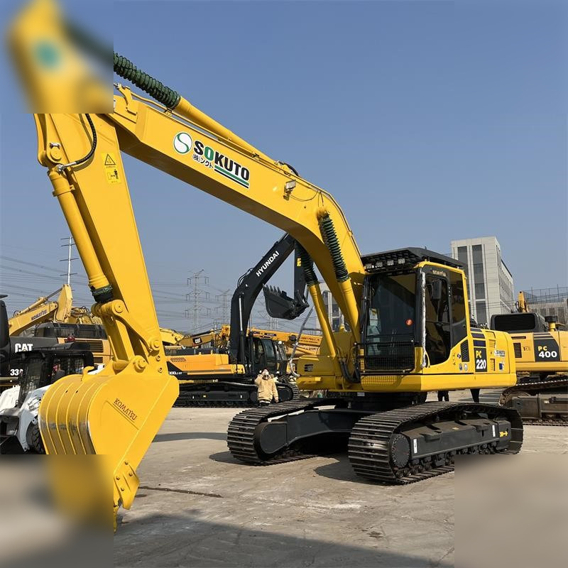 KOMATSU PC220-8 - Pelle sur chenille: photos 3 KOMATSU PC220-8 - Pelle sur chenille: photos 3