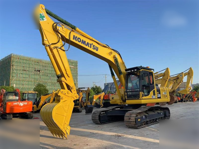 KOMATSU PC220-8 - Pelle sur chenille: photos 4 KOMATSU PC220-8 - Pelle sur chenille: photos 4