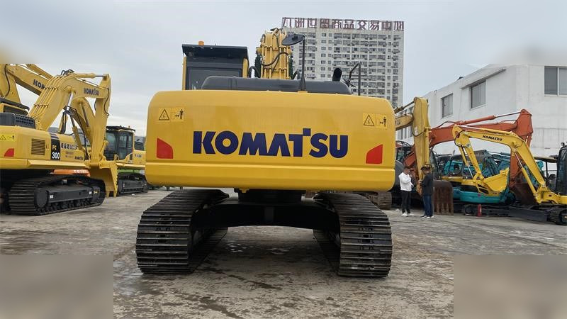 KOMATSU PC220-8 - Pelle sur chenille: photos 3 KOMATSU PC220-8 - Pelle sur chenille: photos 3