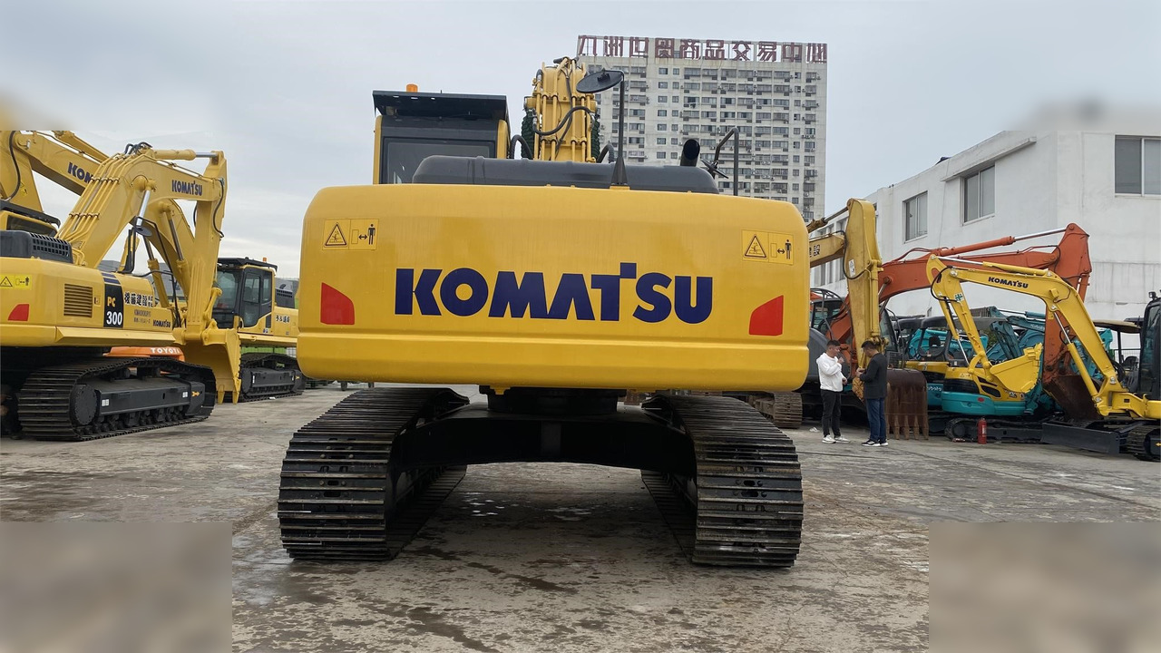 KOMATSU PC220-8 - Pelle sur chenille: photos 5 KOMATSU PC220-8 - Pelle sur chenille: photos 5