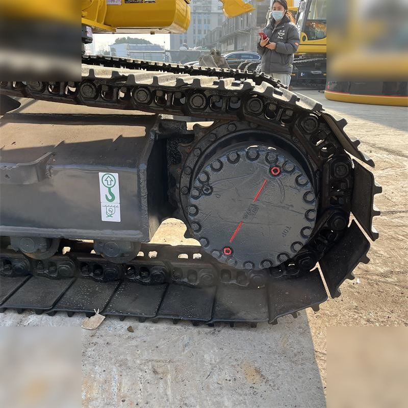 Pelle sur chenille KOMATSU PC220-8: photos 8