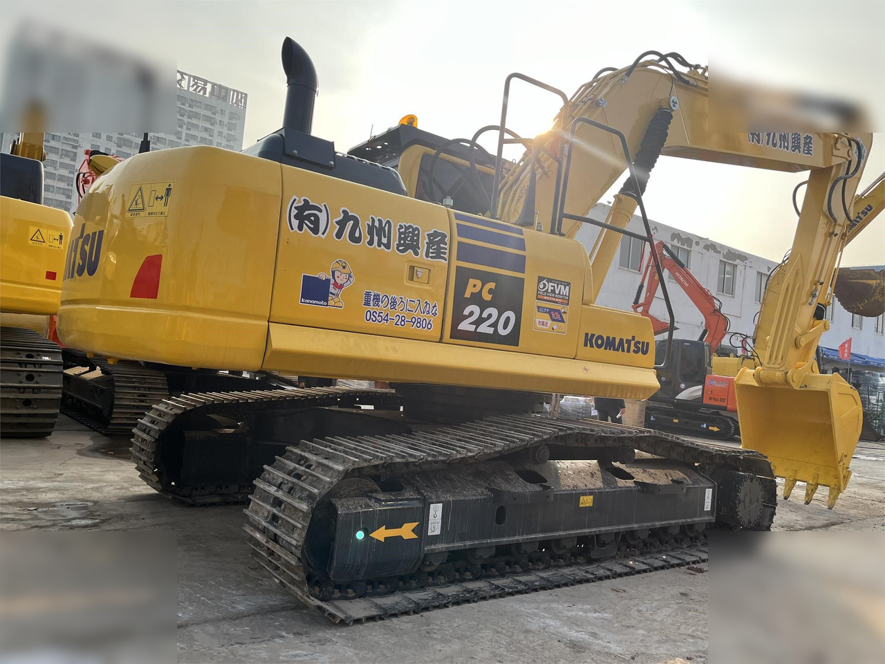 KOMATSU PC220-8M0 - Pelle sur chenille: photos 5 KOMATSU PC220-8M0 - Pelle sur chenille: photos 5