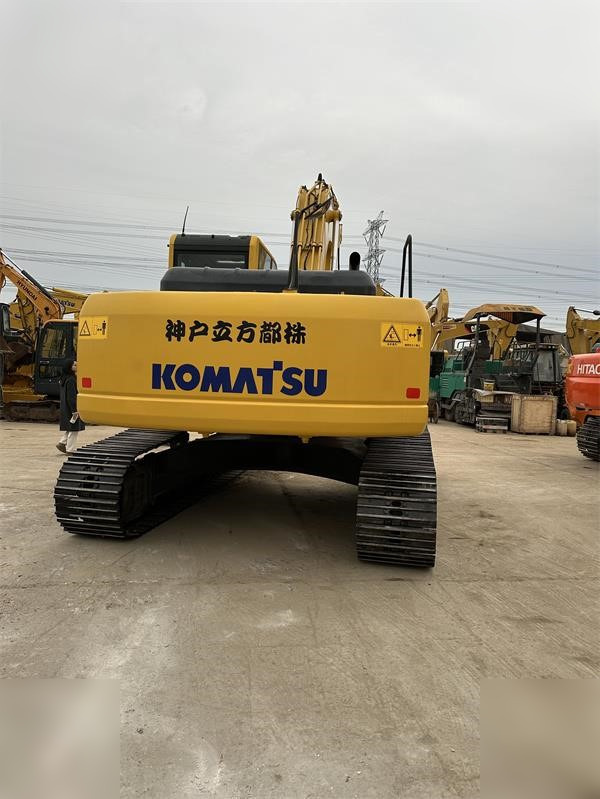 KOMATSU PC240 LC-8 - Pelle sur chenille: photos 4 KOMATSU PC240 LC-8 - Pelle sur chenille: photos 4