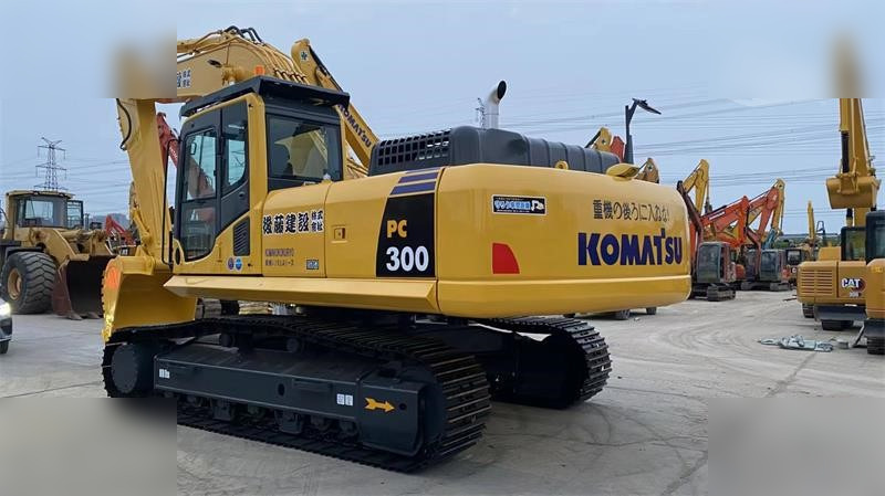 KOMATSU PC300-8M0 - Pelle sur chenille: photos 2 KOMATSU PC300-8M0 - Pelle sur chenille: photos 2