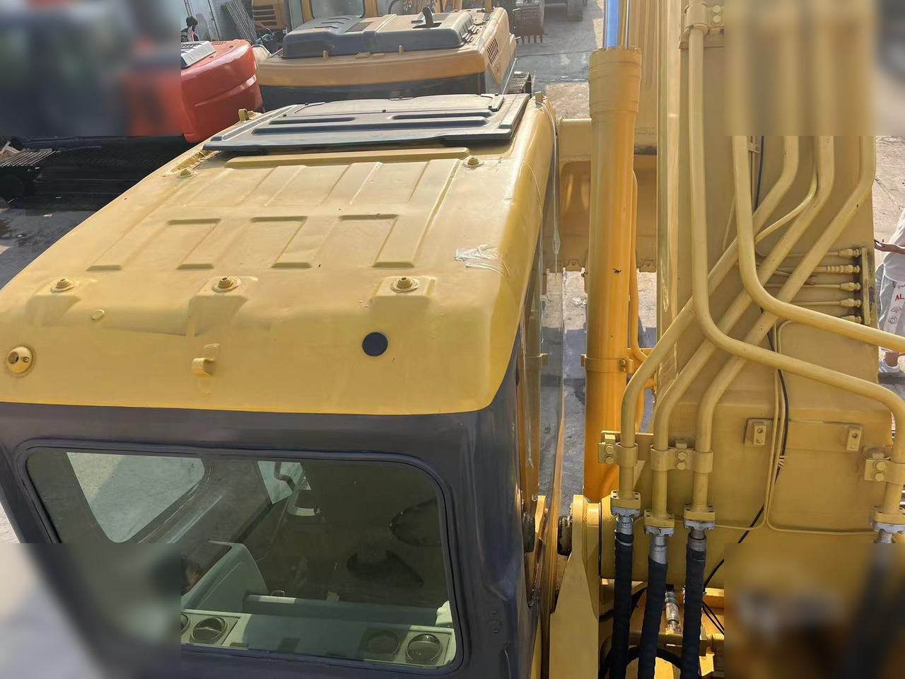 KOMATSU PC350-7 - Pelle sur chenille: photos 4 KOMATSU PC350-7 - Pelle sur chenille: photos 4