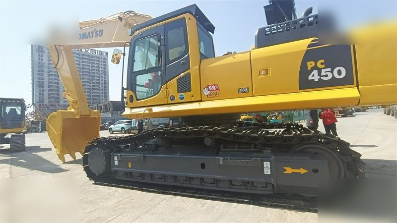 KOMATSU PC450-8 - Pelle sur chenille: photos 2 KOMATSU PC450-8 - Pelle sur chenille: photos 2