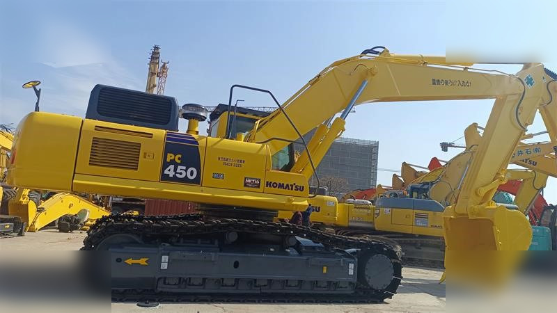 KOMATSU PC450-8 - Pelle sur chenille: photos 1 KOMATSU PC450-8 - Pelle sur chenille: photos 1