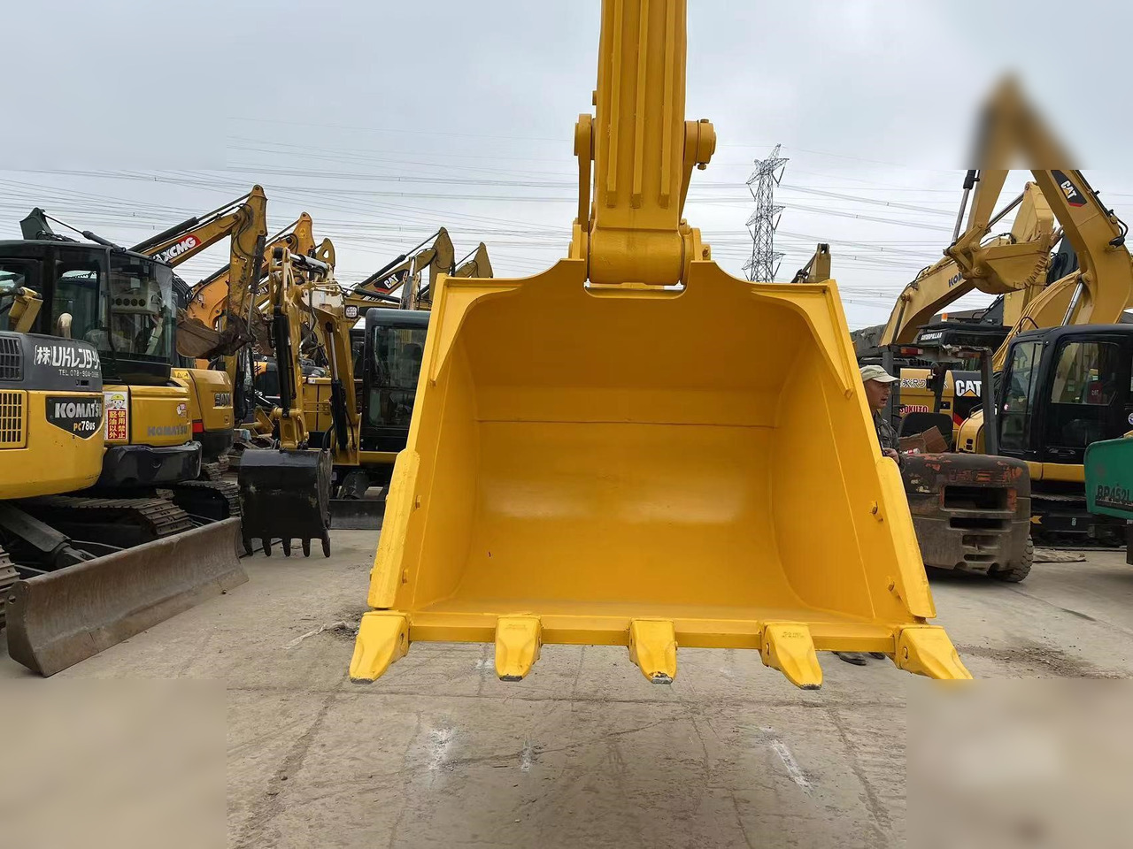 KOMATSU PC450-8 - Pelle sur chenille: photos 4 KOMATSU PC450-8 - Pelle sur chenille: photos 4