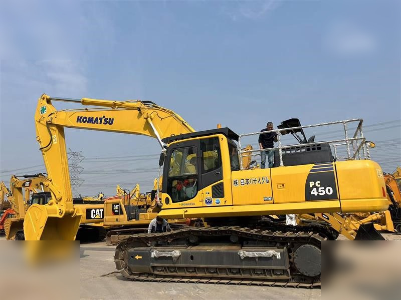 KOMATSU PC450-8 - Pelle sur chenille: photos 1 KOMATSU PC450-8 - Pelle sur chenille: photos 1