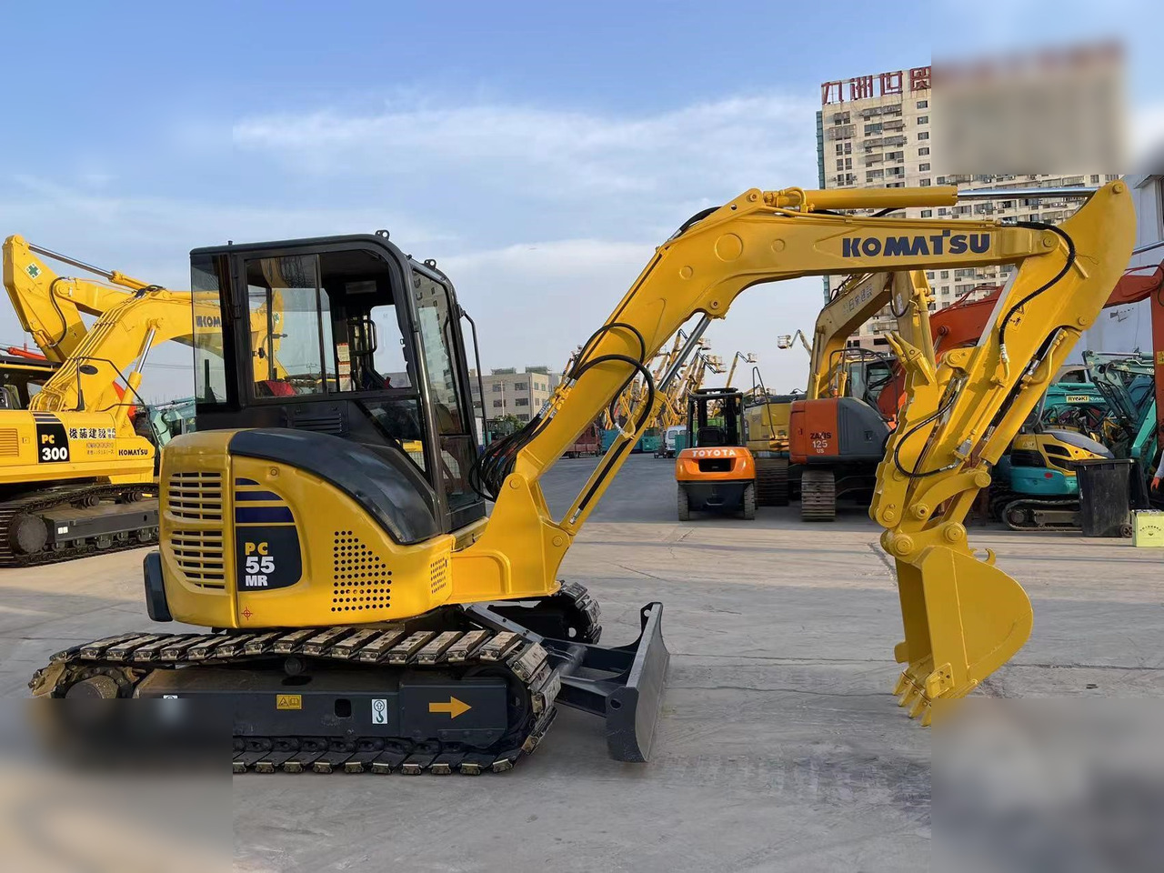 KOMATSU PC55MR-2 - Mini pelle: photos 2 KOMATSU PC55MR-2 - Mini pelle: photos 2