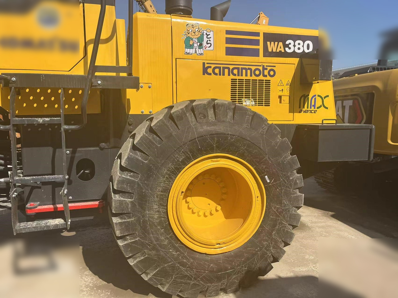 KOMATSU WA320-3 - Chargeuse sur pneus: photos 4 KOMATSU WA320-3 - Chargeuse sur pneus: photos 4