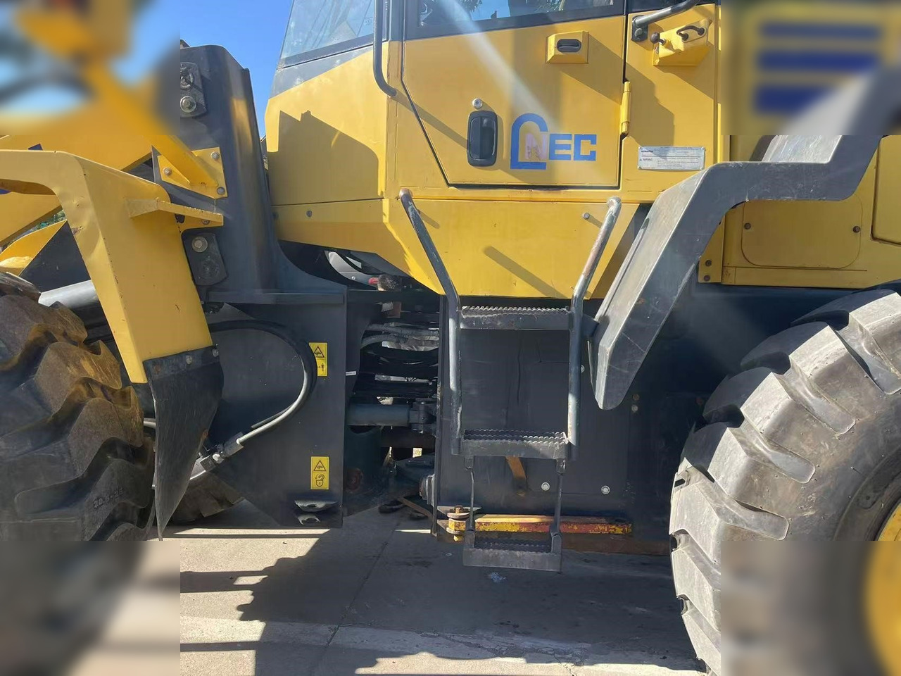 KOMATSU WA320-5 - Chargeuse sur pneus: photos 3 KOMATSU WA320-5 - Chargeuse sur pneus: photos 3