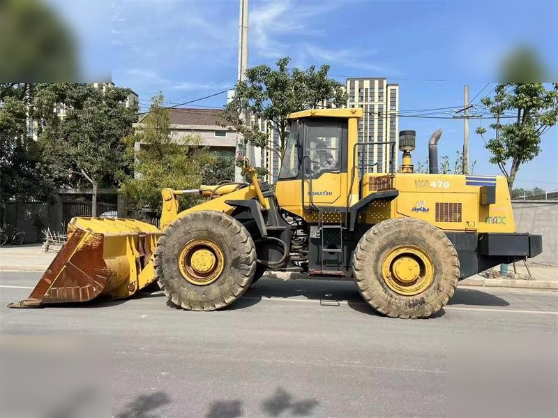 KOMATSU WA470-3 - Chargeuse sur pneus: photos 1 KOMATSU WA470-3 - Chargeuse sur pneus: photos 1