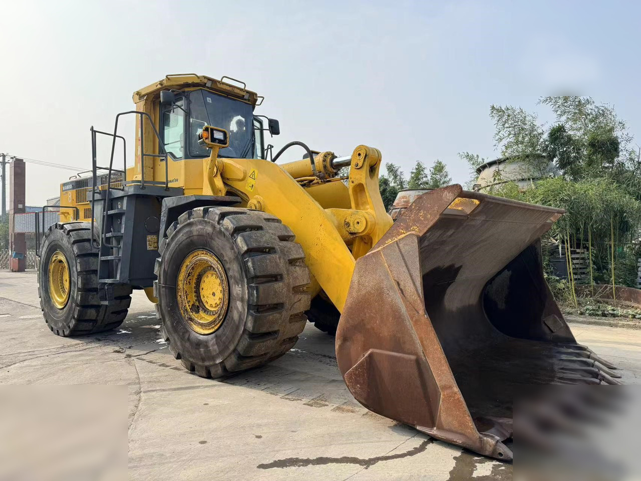 KOMATSU WA600-3 - Chargeuse sur pneus: photos 5 KOMATSU WA600-3 - Chargeuse sur pneus: photos 5