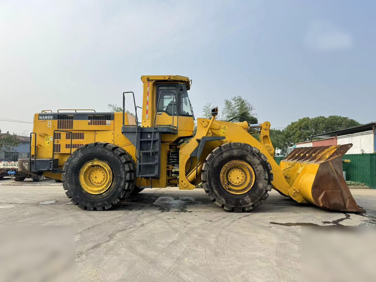 KOMATSU WA600-3 - Chargeuse sur pneus: photos 2 KOMATSU WA600-3 - Chargeuse sur pneus: photos 2