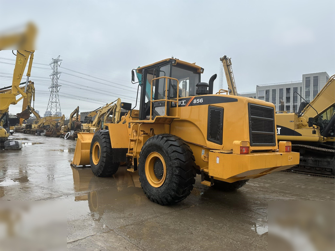 LIUGONG 856 - Chargeuse sur pneus: photos 4 LIUGONG 856 - Chargeuse sur pneus: photos 4