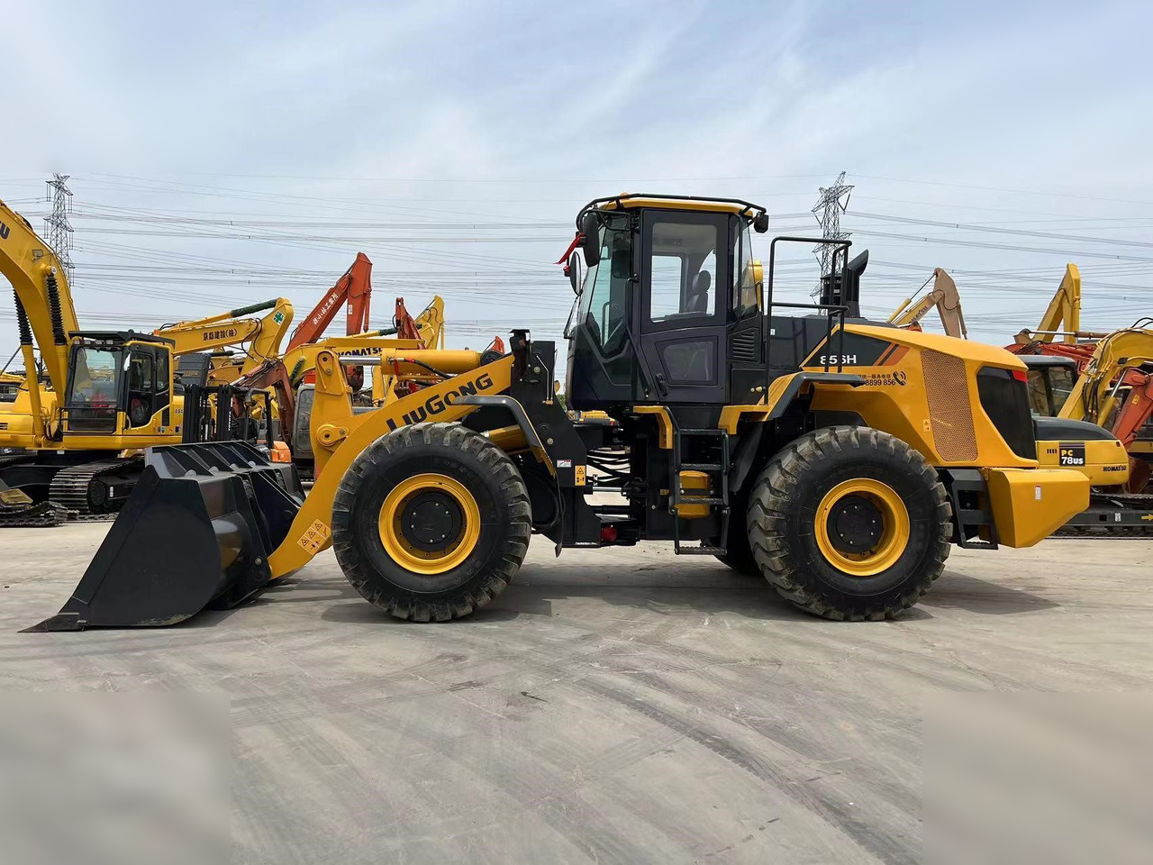LIUGONG 856H - Chargeuse sur pneus: photos 4 LIUGONG 856H - Chargeuse sur pneus: photos 4