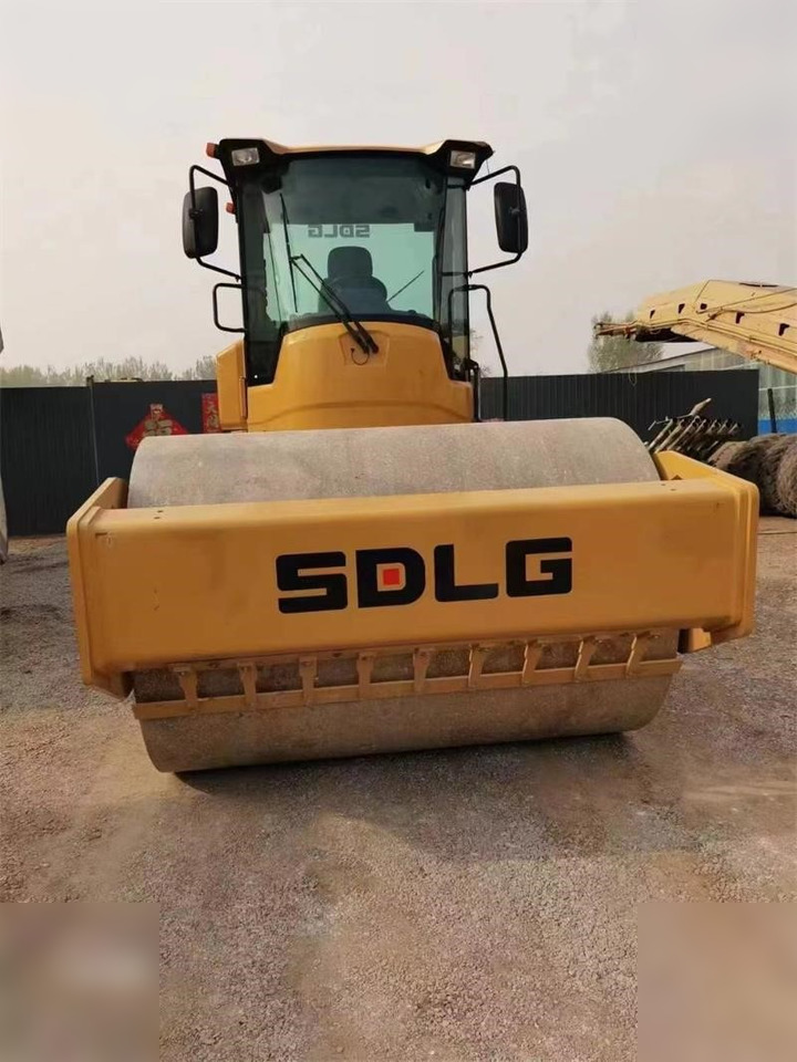 SDLG RS8140H - Compacteur à pieds de mouton/ Monocylindre: photos 3 SDLG RS8140H - Compacteur à pieds de mouton/ Monocylindre: photos 3