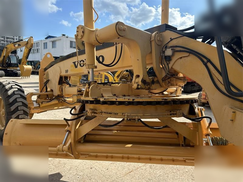 Niveleuse VOLVO G730 VHP: photos 6 Niveleuse VOLVO G730 VHP: photos 6