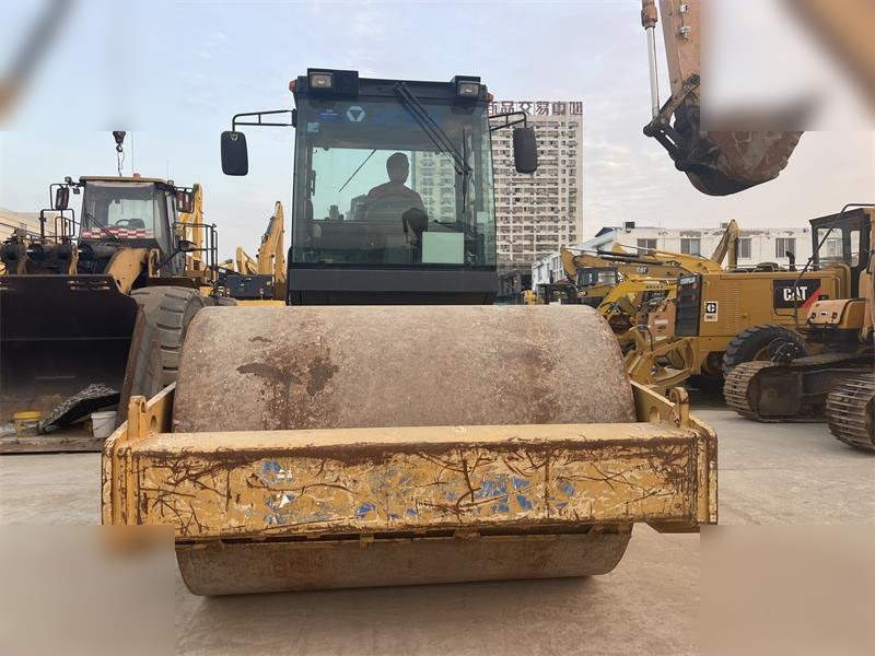 XCMG XS143J - Compacteur: photos 4 XCMG XS143J - Compacteur: photos 4