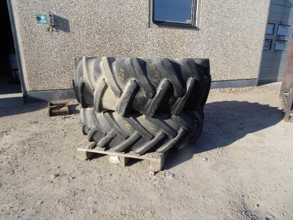 Firestone 18,4-26 och 13-30 - Pneu pour Engins de chantier: photos 1 Firestone 18,4-26 och 13-30 - Pneu pour Engins de chantier: photos 1