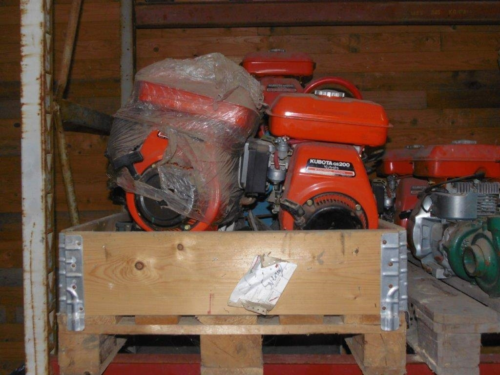 Kubota GS 200 - Matériel de chantier: photos 1 Kubota GS 200 - Matériel de chantier: photos 1