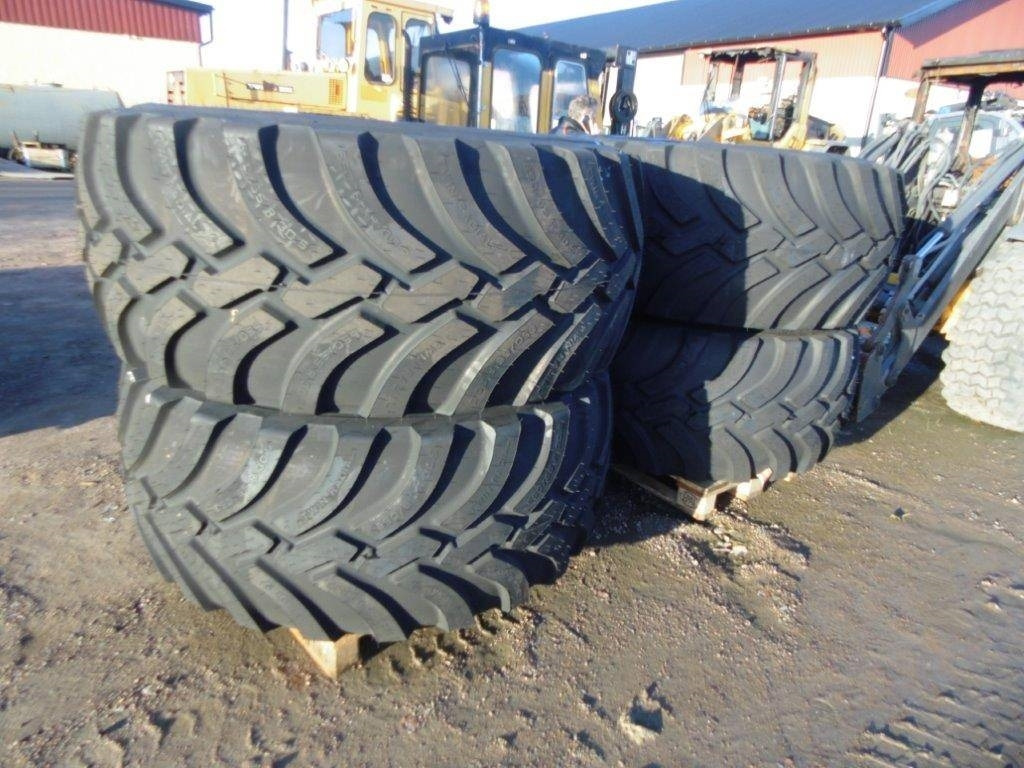 Trelleborg Twin 650-65-30,5 - Roue complète: photos 1 Trelleborg Twin 650-65-30,5 - Roue complète: photos 1