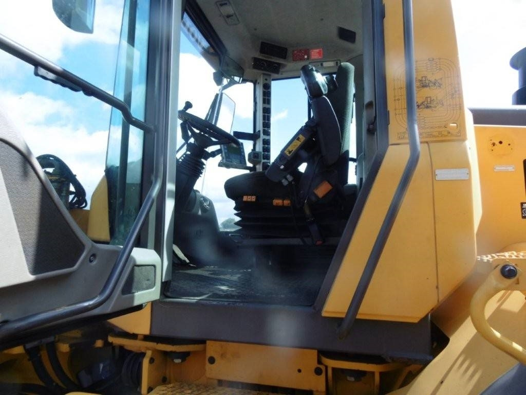 Volvo L 120 F - Chargeuse sur pneus: photos 2 Volvo L 120 F - Chargeuse sur pneus: photos 2