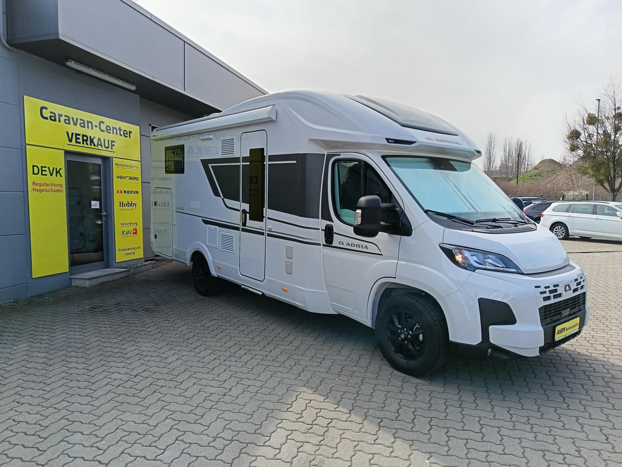 Adria Coral ALL-IN 650 DL*LUFTFEDERUNG HA*SOLAR*SOFORT - Camping-car profilé: photos 2 Adria Coral ALL-IN 650 DL*LUFTFEDERUNG HA*SOLAR*SOFORT - Camping-car profilé: photos 2