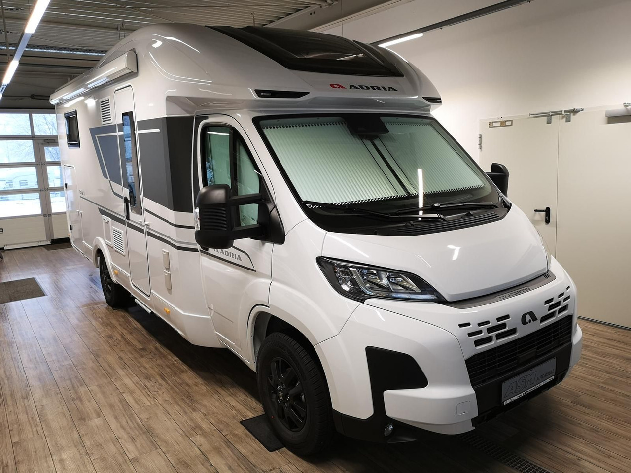Adria Coral ALL-IN 650 DL*SOLAR*MARKISE*NAVI*SOFORT* - Camping-car profilé: photos 3 Adria Coral ALL-IN 650 DL*SOLAR*MARKISE*NAVI*SOFORT* - Camping-car profilé: photos 3