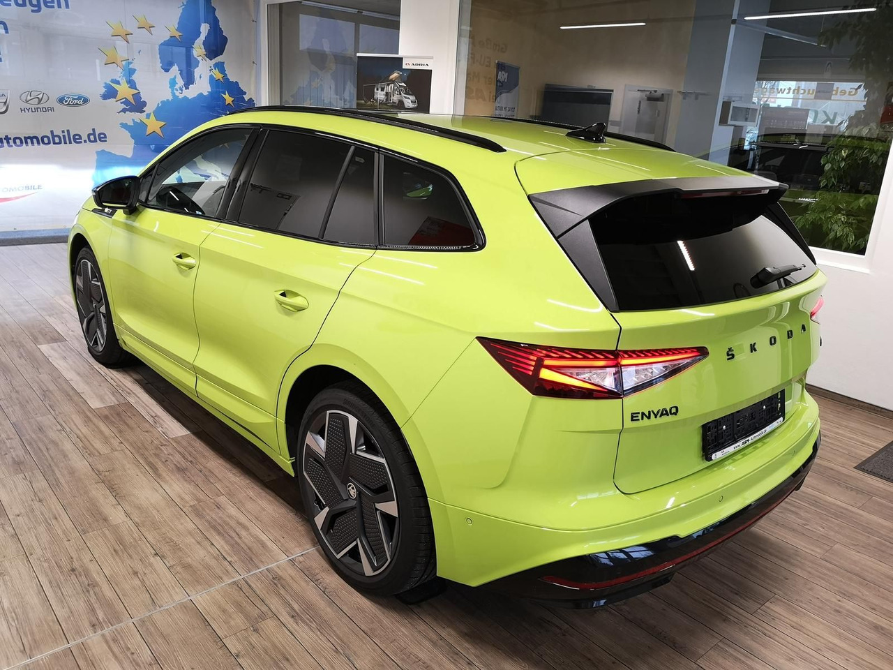 Skoda Enyaq iV RS 220 kW*PSD*AHK*virt.Pedal*360°Kamera - SUV: photos 4 Skoda Enyaq iV RS 220 kW*PSD*AHK*virt.Pedal*360°Kamera - SUV: photos 4
