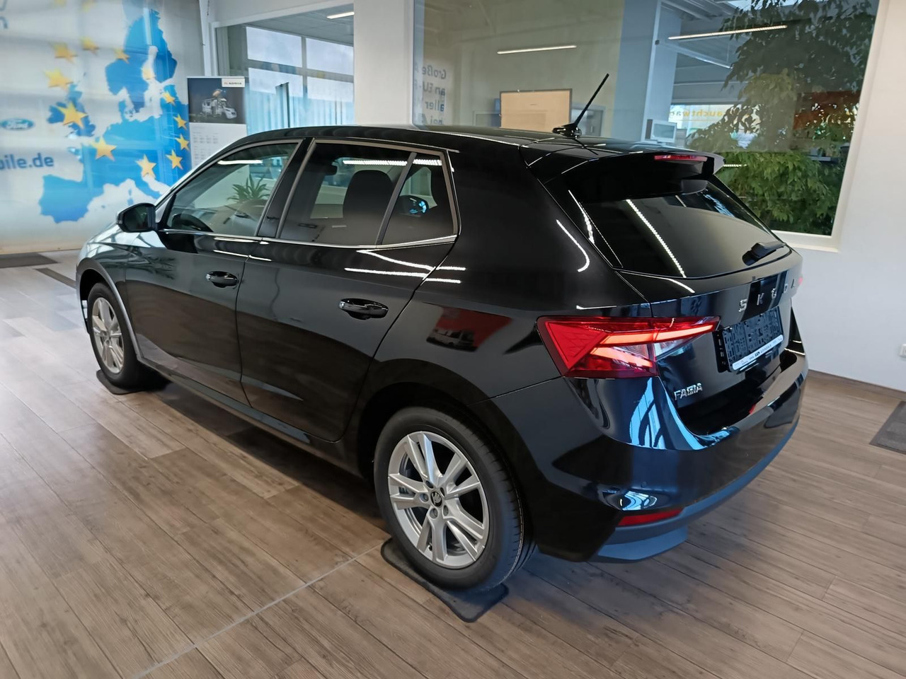 Skoda Fabia 130 Jahre 1,0 TSI*AHK-VORBER.*5J.GARANTIE* - Berline: photos 4 Skoda Fabia 130 Jahre 1,0 TSI*AHK-VORBER.*5J.GARANTIE* - Berline: photos 4