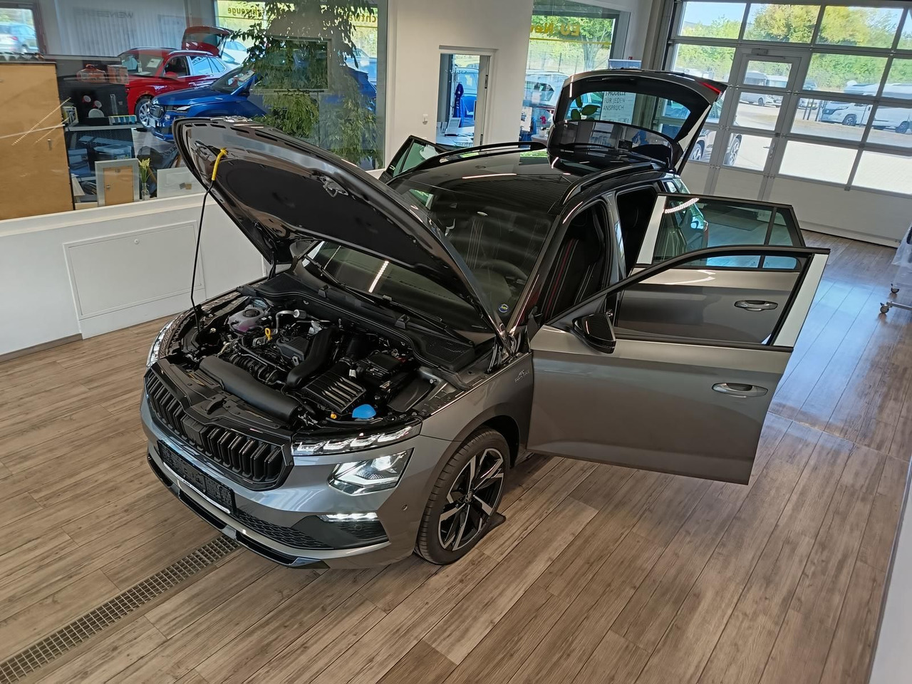 Skoda Kamiq Monte Carlo 1,5 TSI DSG*AHK*PANO*LED*ACC* - SUV: photos 2 Skoda Kamiq Monte Carlo 1,5 TSI DSG*AHK*PANO*LED*ACC* - SUV: photos 2