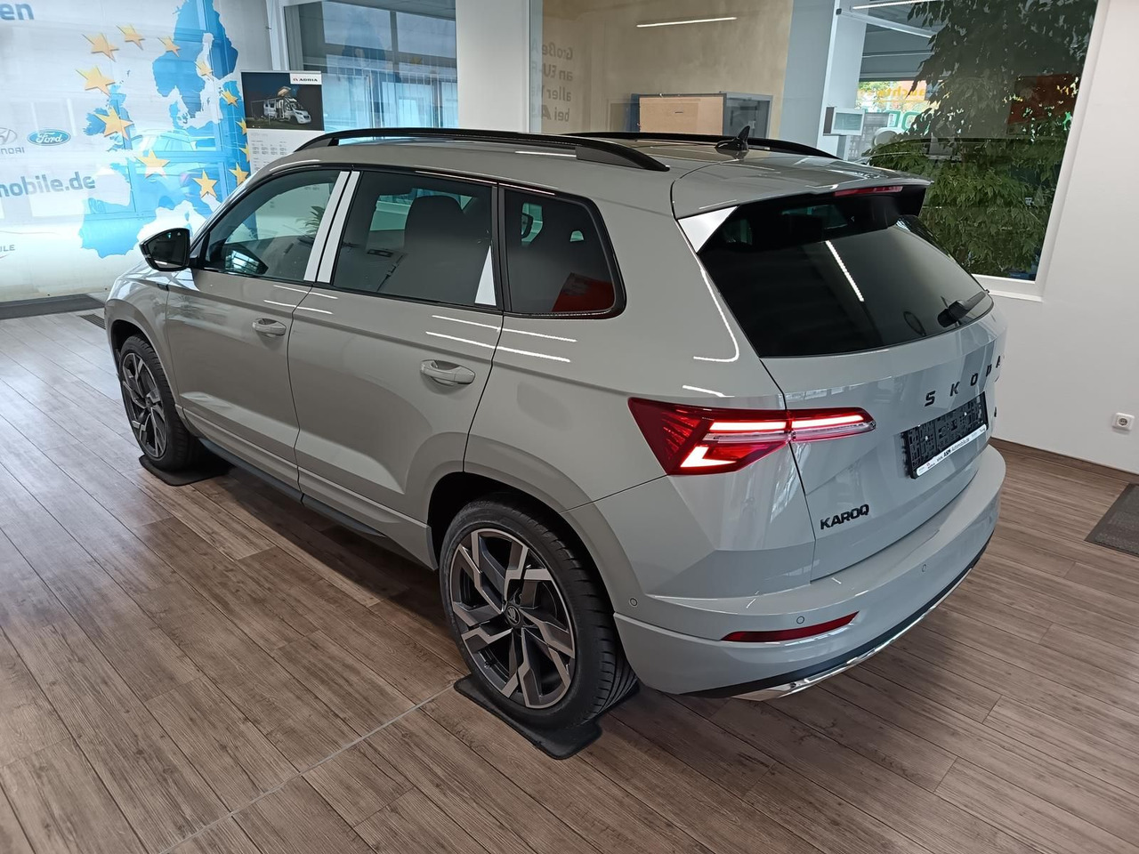 Skoda Karoq Sportline 2,0 TDI 4x4*AHK*PSD*STD.HZG*DCC* - SUV: photos 4 Skoda Karoq Sportline 2,0 TDI 4x4*AHK*PSD*STD.HZG*DCC* - SUV: photos 4