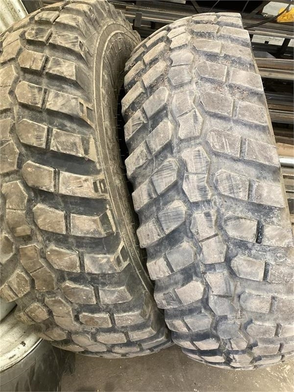 Alliance 16.9 R30 IND 440/80R30 MULTIUSE 550 - Pneu pour Véhicule de voirie/ Spécial: photos 1 Alliance 16.9 R30 IND 440/80R30 MULTIUSE 550 - Pneu pour Véhicule de voirie/ Spécial: photos 1
