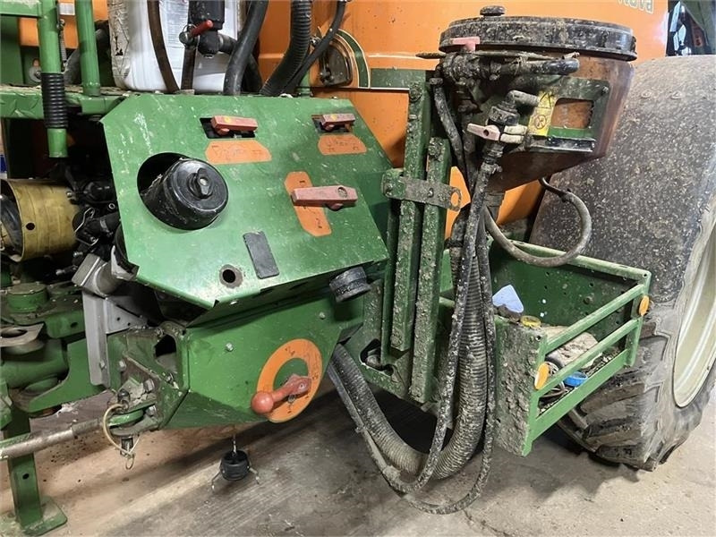 Amazone UG 3000 Nova 28m - Pulvérisateur traîné: photos 5 Amazone UG 3000 Nova 28m - Pulvérisateur traîné: photos 5