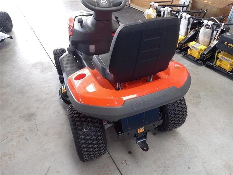 Husqvarna TS 112 - Tracteur communal: photos 4 Husqvarna TS 112 - Tracteur communal: photos 4