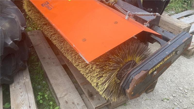 Tracteur communal Kubota B2530 HST B2530: photos 10