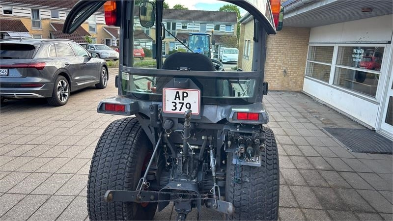 Kubota STW37 Kompakttraktor - Tracteur communal: photos 5 Kubota STW37 Kompakttraktor - Tracteur communal: photos 5