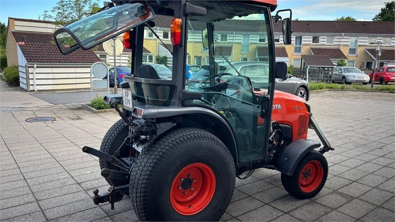 Kubota STW37 Kompakttraktor - Tracteur communal: photos 1 Kubota STW37 Kompakttraktor - Tracteur communal: photos 1
