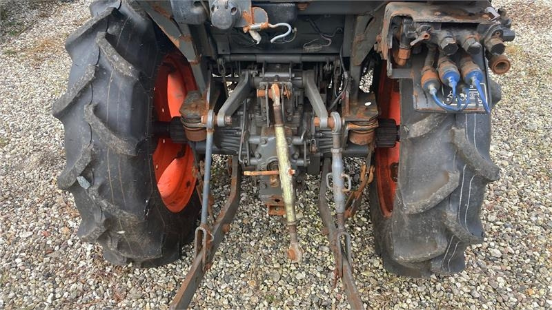Kubota STW37 Kun 1145 timer - Tracteur communal: photos 4 Kubota STW37 Kun 1145 timer - Tracteur communal: photos 4