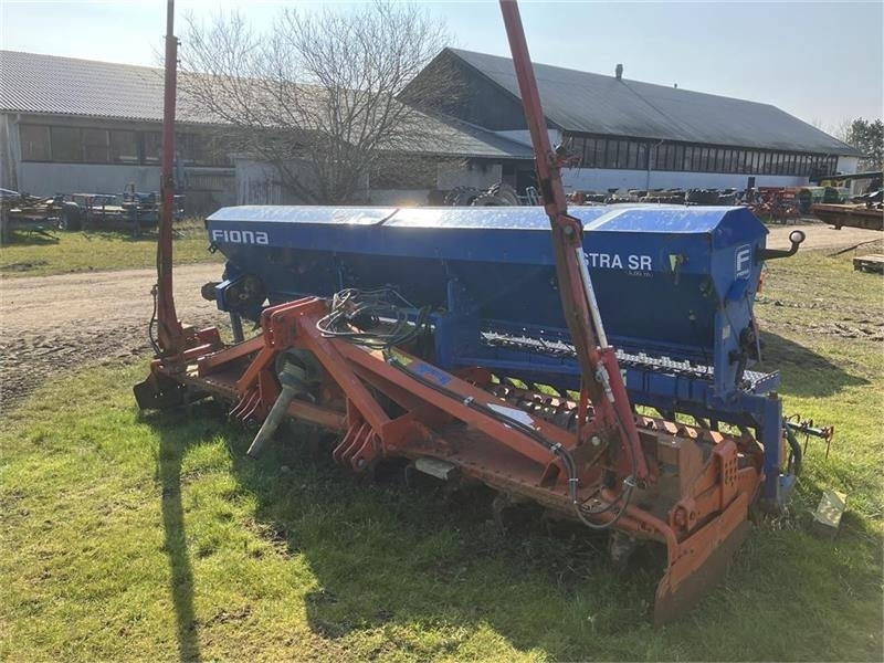 Kuhn HR 4002 Med Fiona Astra SR - Combiné de semis: photos 1 Kuhn HR 4002 Med Fiona Astra SR - Combiné de semis: photos 1