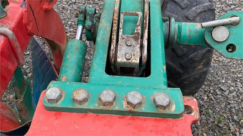 Kverneland EG 100-300-28 - Charrue: photos 5 Kverneland EG 100-300-28 - Charrue: photos 5