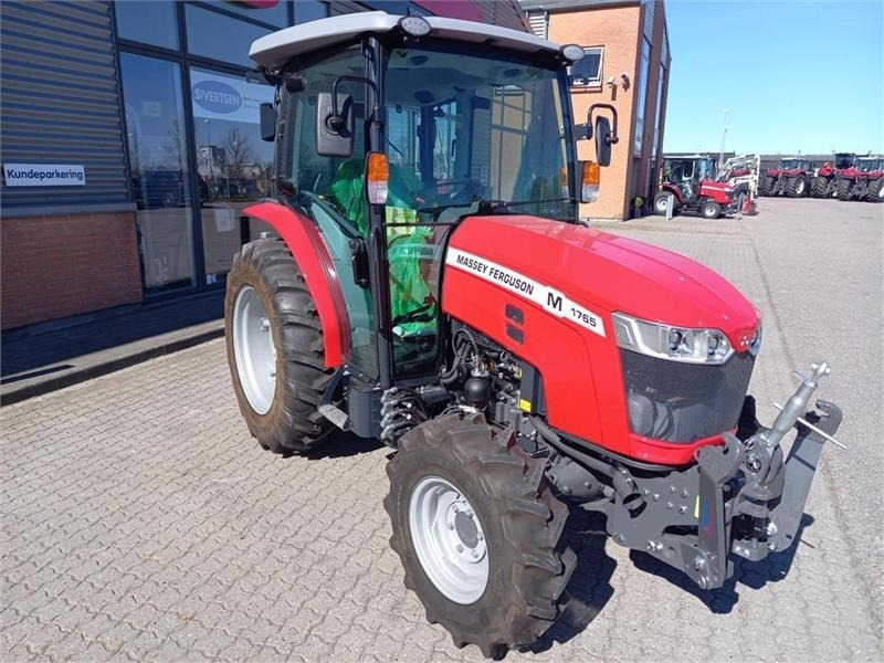 Massey Ferguson 1765 M HC - Tracteur communal: photos 1 Massey Ferguson 1765 M HC - Tracteur communal: photos 1
