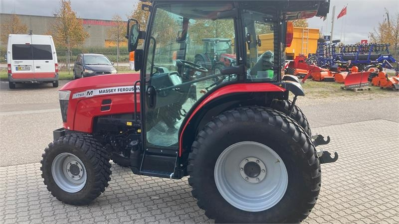 Massey Ferguson 1765 M HC  - Tracteur communal: photos 4 Massey Ferguson 1765 M HC  - Tracteur communal: photos 4