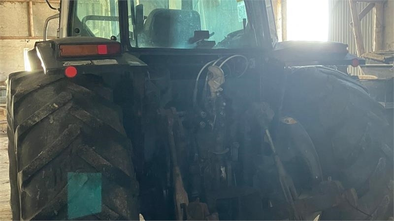 Massey Ferguson 3095 Dynashift - Tracteur agricole: photos 3 Massey Ferguson 3095 Dynashift - Tracteur agricole: photos 3