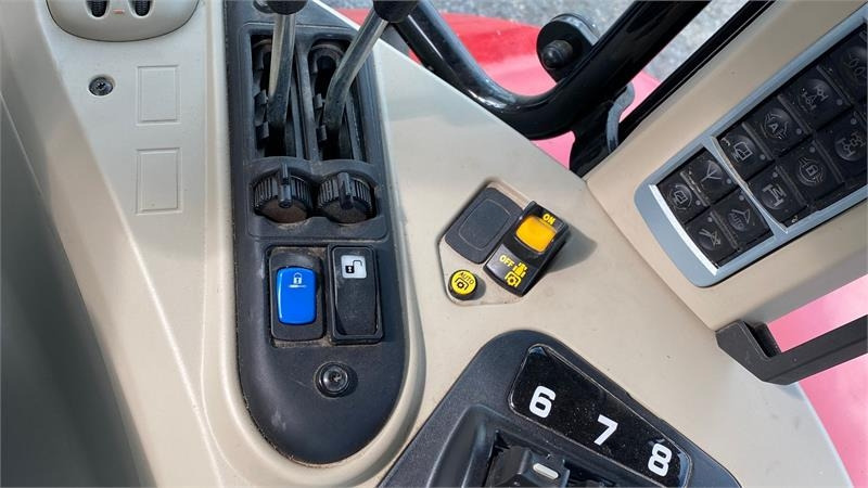 Massey Ferguson 7718S Dyna 6 Efficient inkl. FL4327 Frontlæsser - Tracteur agricole: photos 5 Massey Ferguson 7718S Dyna 6 Efficient inkl. FL4327 Frontlæsser - Tracteur agricole: photos 5