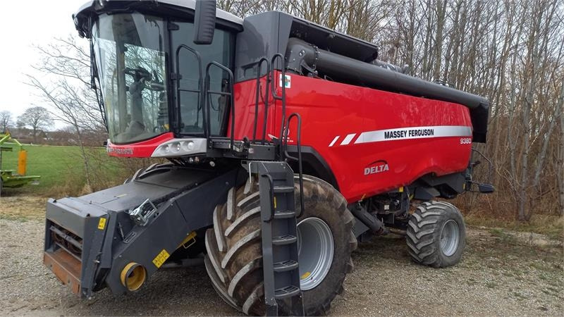 Massey Ferguson 9380 DELTA med 35 fods Powerflow - Moissonneuse-batteuse: photos 1 Massey Ferguson 9380 DELTA med 35 fods Powerflow - Moissonneuse-batteuse: photos 1