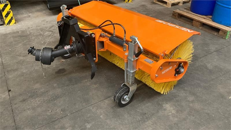Nesbo FM 1500 P 1000H PTO - A-ramme kat. 1SS - Brosse: photos 3 Nesbo FM 1500 P 1000H PTO - A-ramme kat. 1SS - Brosse: photos 3