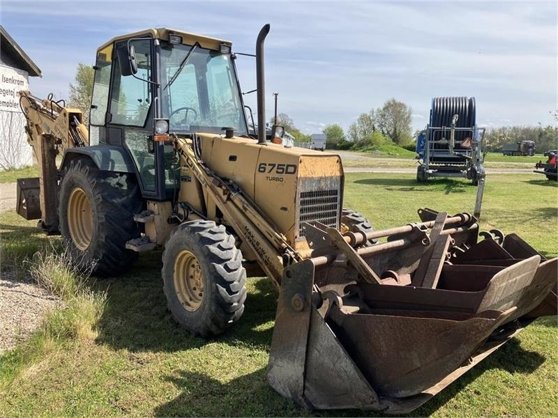 New Holland 675D - Tractopelle: photos 2 New Holland 675D - Tractopelle: photos 2
